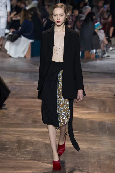 Look 13